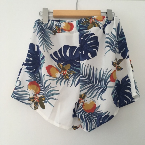 Summer shorts - Picture 2 of 2